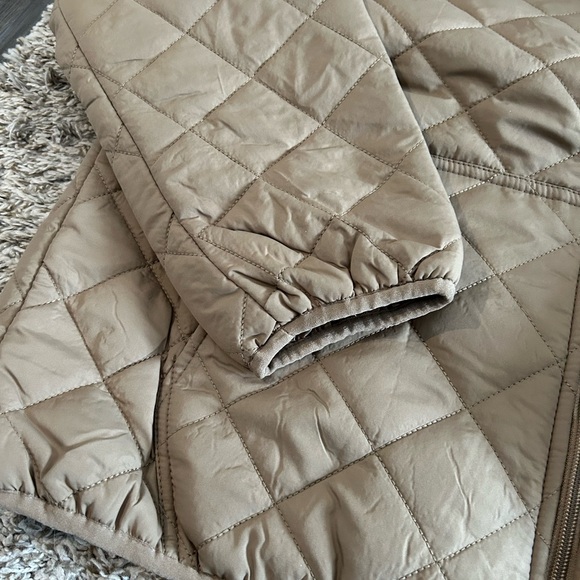 MR Quilted Bomber Jacket in Beige - Picture 4 of 7